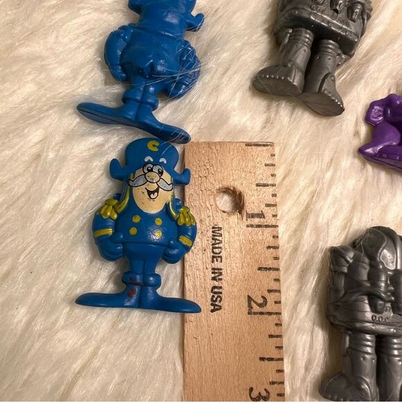 Lot of 5 1986 Captain Crunch Sogmaster & 1980 Cookie Crisp Cereal Premiums - Picture 3 of 7
